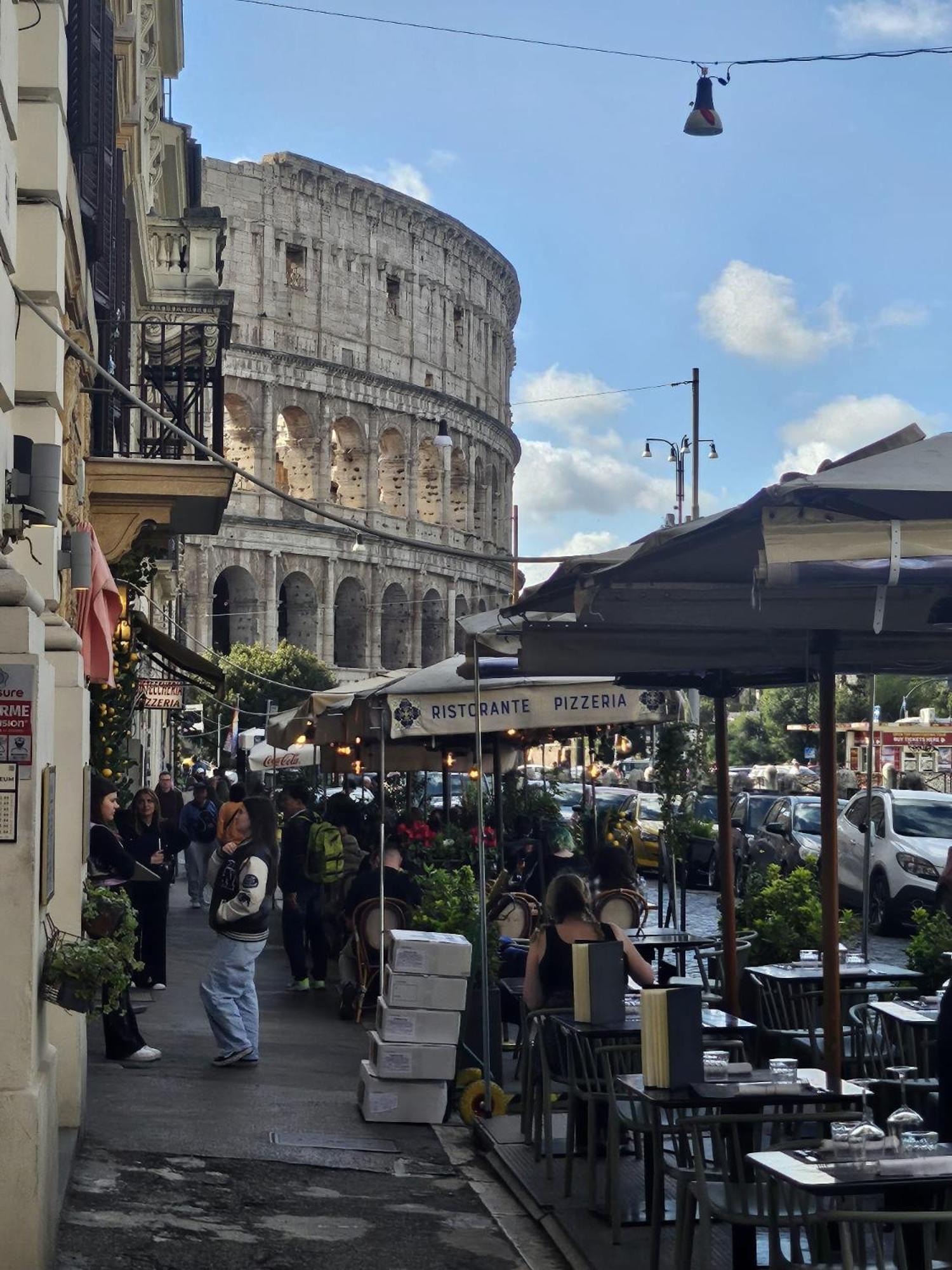Colosseum Luxury 41 *